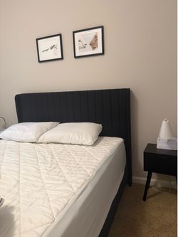 QUEEN: black bed frame