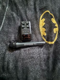 Sennheiser microphone and zoom H6 recorder