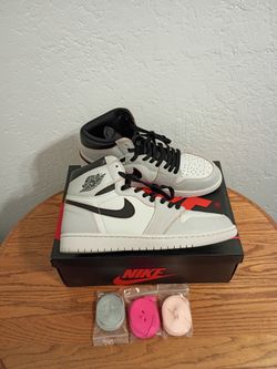 Jordan 1 Retro High OG Defiant SB