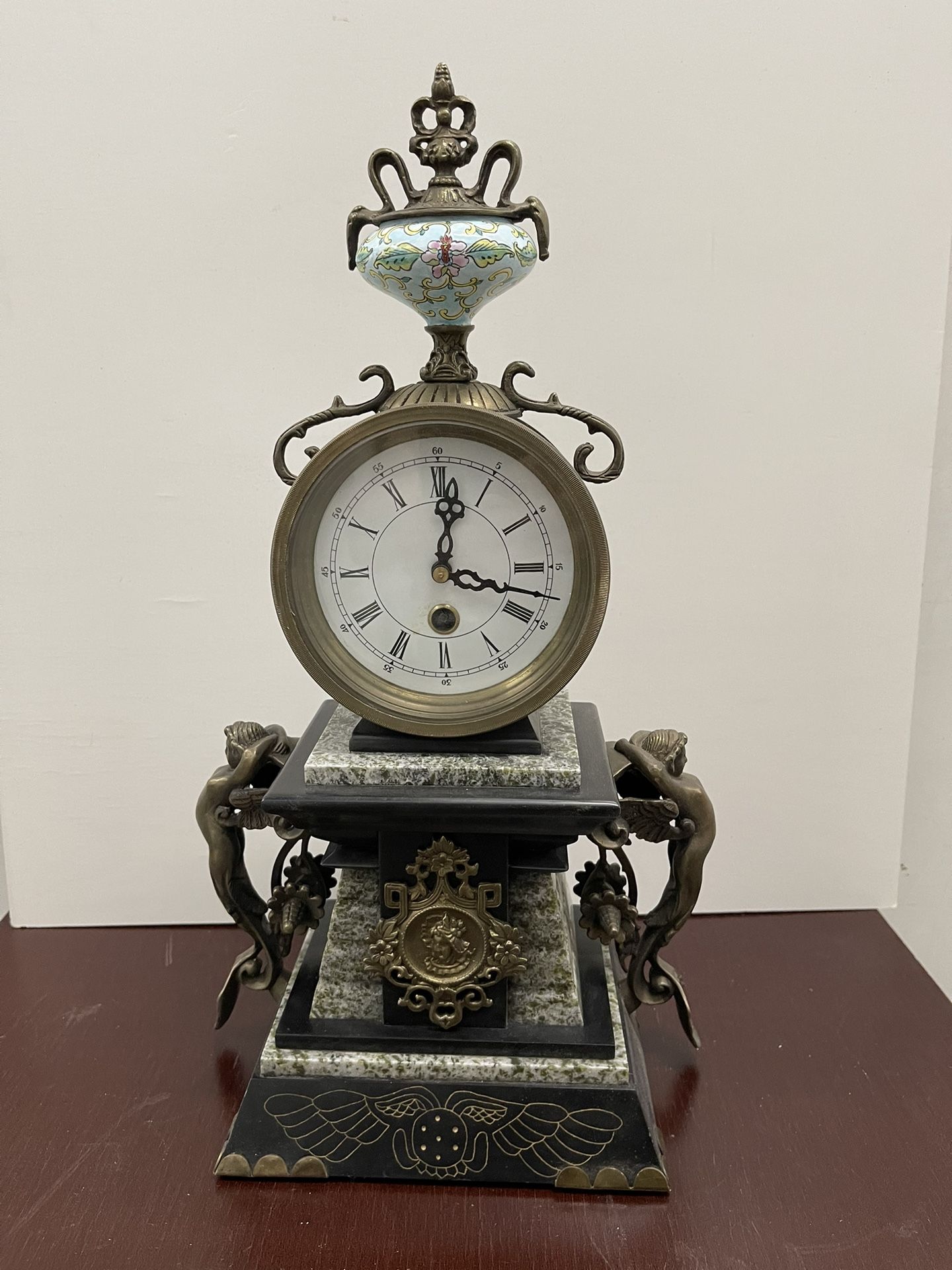 True antique replica Clock, 16.3/4-9-5 in, Sizes