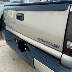 1(contact info removed) Silverado Sierra Tailgate