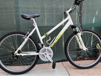 Diamondback mountain bike 26 inches