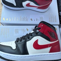 Women’s AIR JORDAN 1 MID