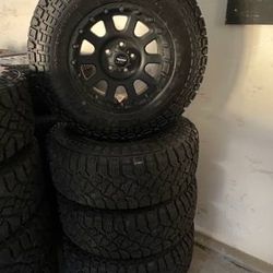 Brand new jeep wrangler, pro comp, 33x10.50R17