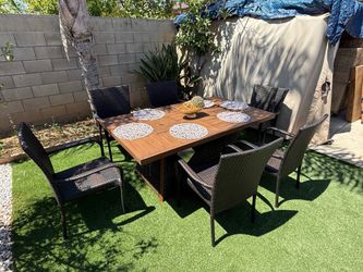 Patio  outdoor dining set brand new