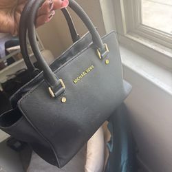 Black Micheal Kors purse