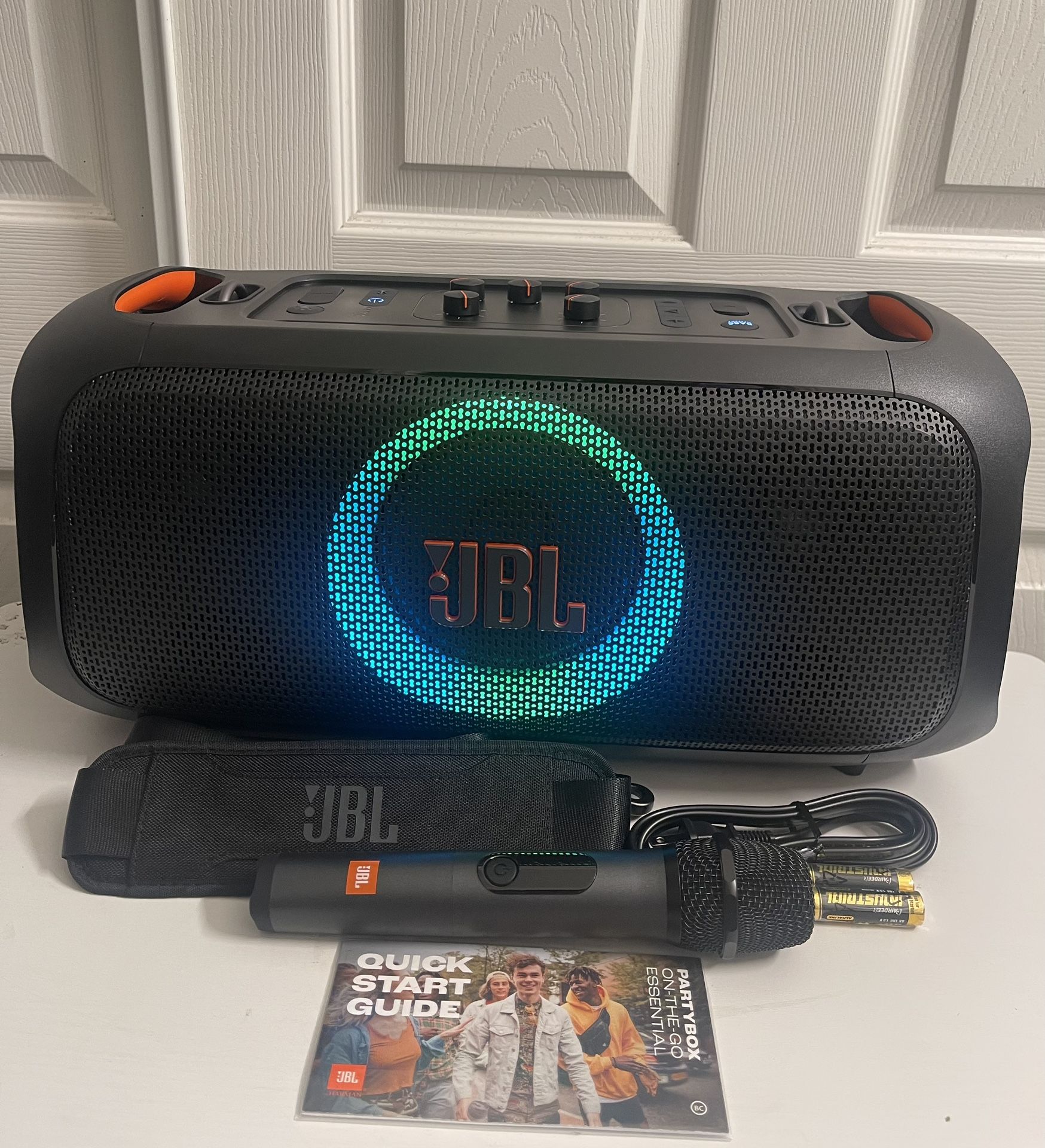 JBL PARTYBOX ON-THE-GO ESSENTIAL 🎤