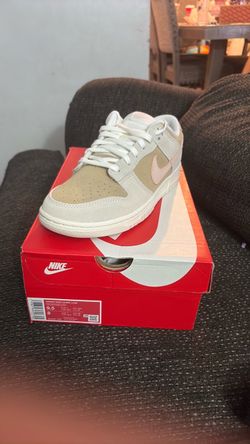 Nike Dunk Low Women's Sneaker Size 9.5