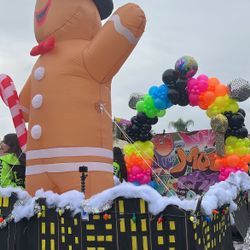 Parade Balloon Garland Decor