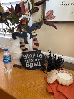 Halloween Witch Legs Wood Sign Decor 🐿️🍂🍁🕷️