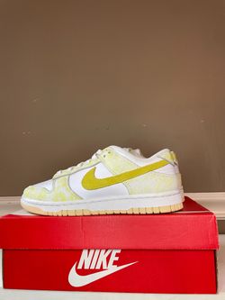 W Nike Dunks "Yellow Strike" size 7