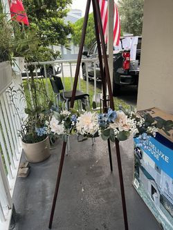 Easel With Flowers Wood