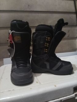 Vans off the Wall Snow Boots. Woman.