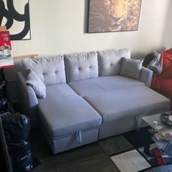 ✨✨✨Couch With Fold Out Bed And Storage Compartment ✨✨✨
