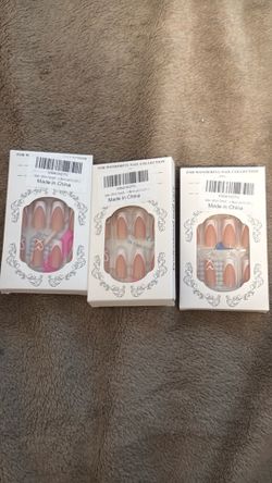 Press on nails
