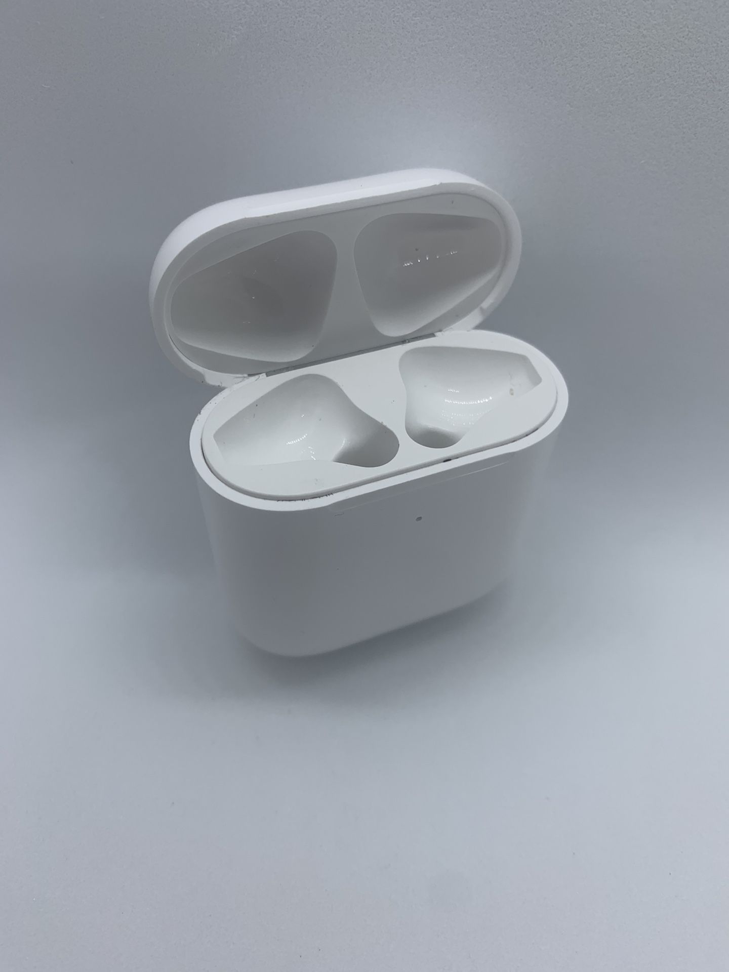Apple AirPod 2 Wireless Charging Case (airpod 2 case)