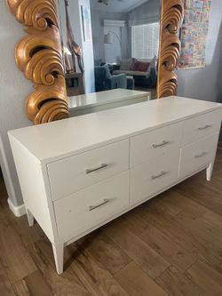 White Dresser 6 drawers - delivery avail