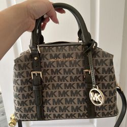 Michael kors Speedy Bag for Sale in Las Vegas NV OfferUp
