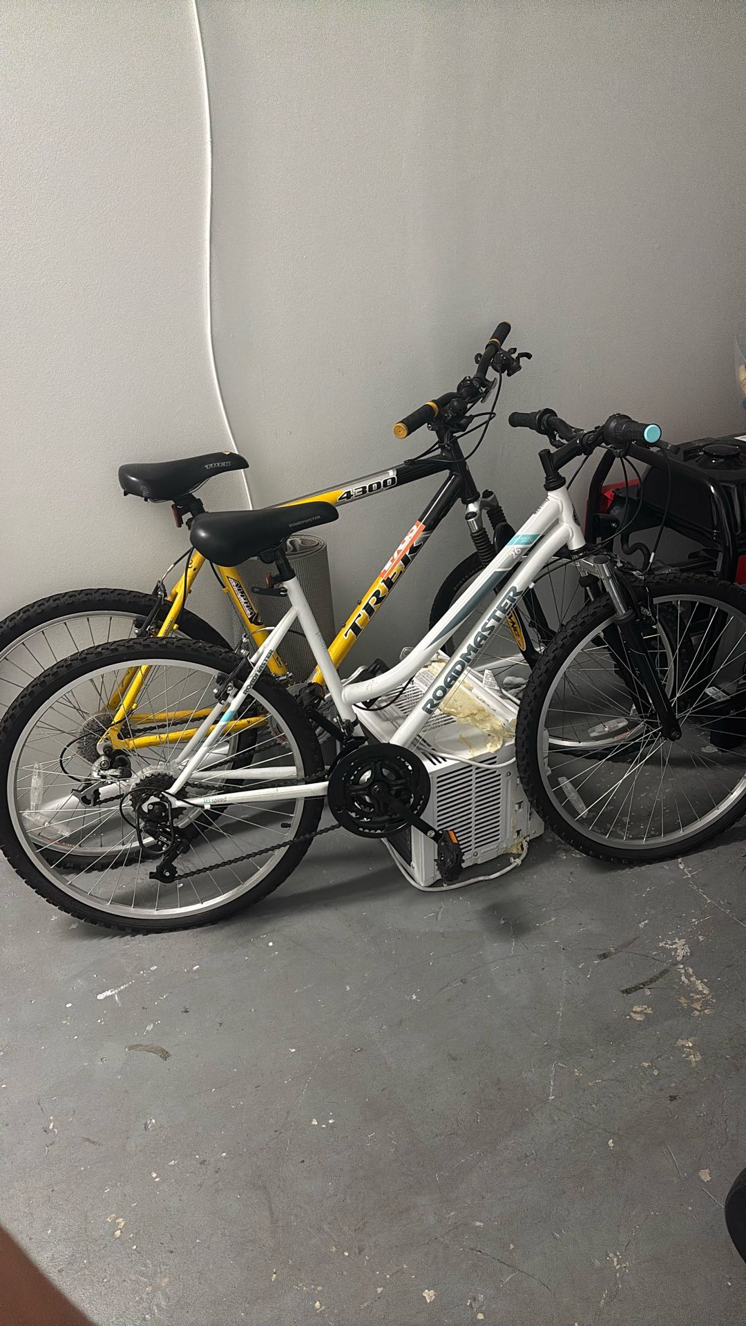 (2 For 1) Road master And Trek Bikes)