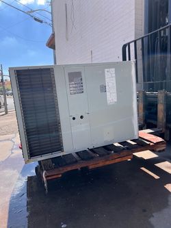 Used TRANE/AMERICAN STANDARD 3.5 ton HP package Unit