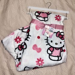 Hello Kitty Daisy Bow Blanket