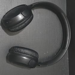 JBL wireless headphones 