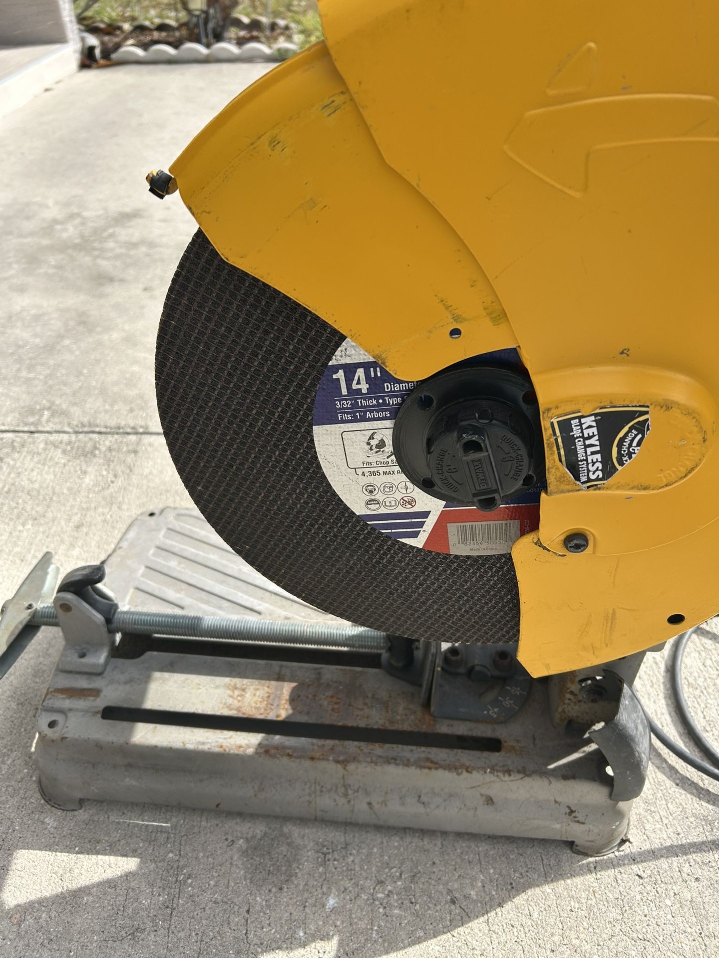 DeWalt D28715 14" (355mm) Chop Saw. • It features a 15 A motor and operates at 120 V AC. • The no-load speed is 4000/min (RPM). • It ha