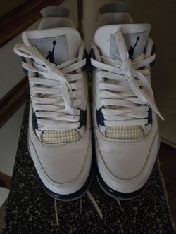 Air Jordan 4 retro size 9 Men