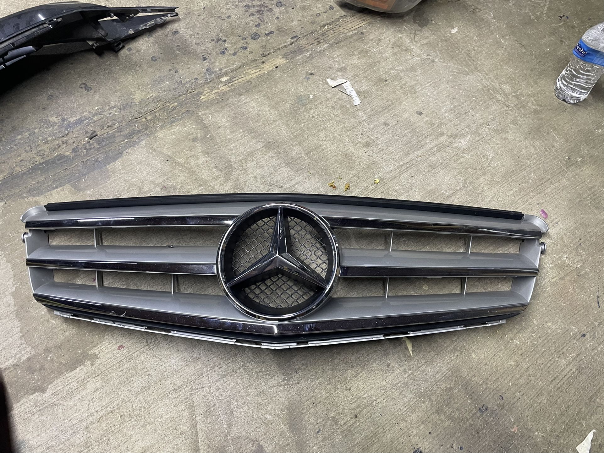 Mercedes-Benz C(contact info removed)-2014 Genuine 204 880 00 23 9744 Center Grille