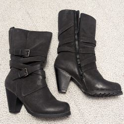 Women's Levity Boots - Size 8