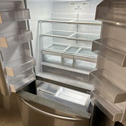 REFRIGERATOR 