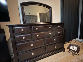 Mirror dresser
