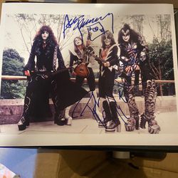 Signed KISS picture