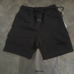 ESSENTIAL SHORTS