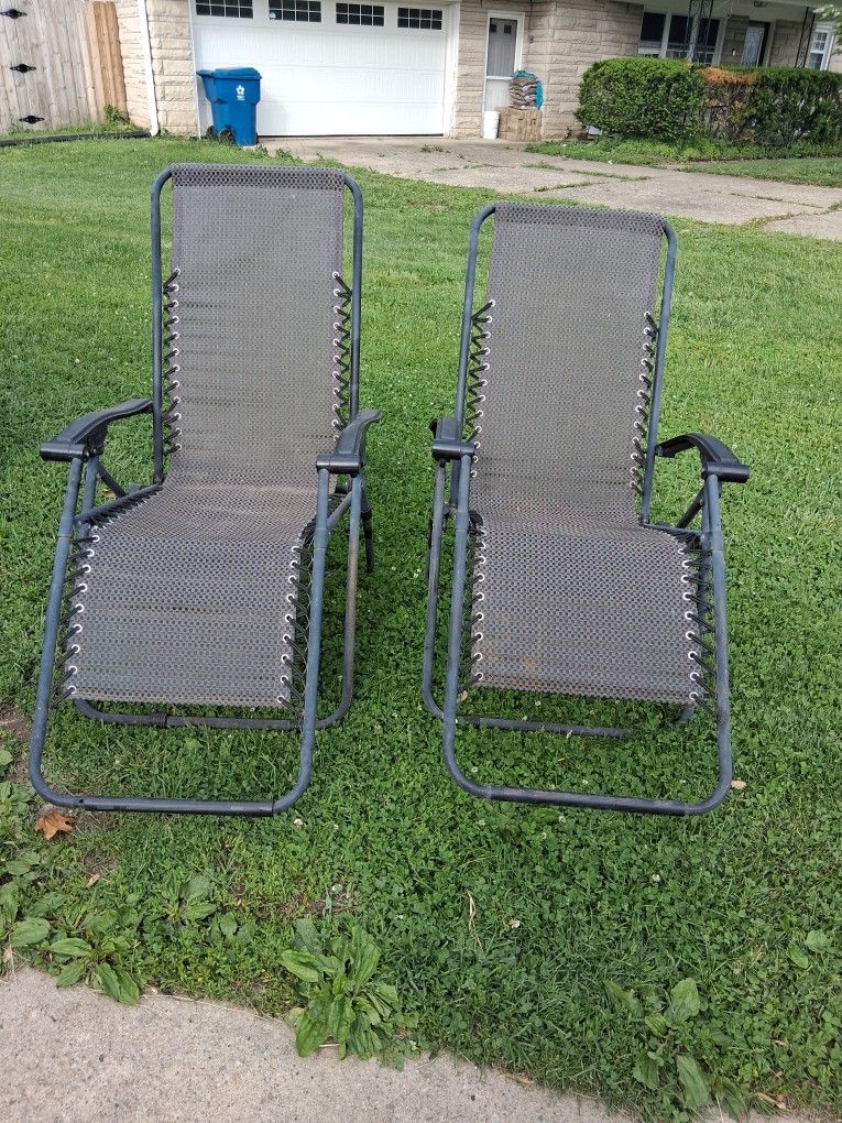 Lounges Outdoors Chairs $25 Each