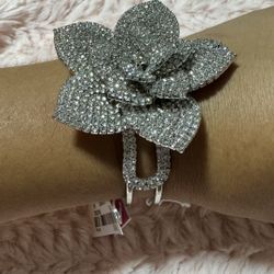 Jewerly Necklaces And Bracelets 