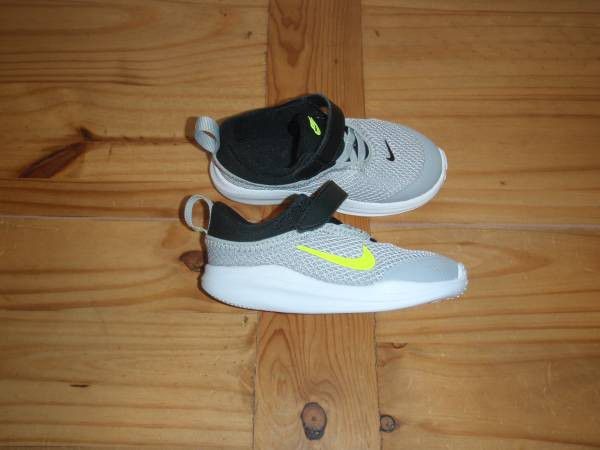 Brand New Nike ACMI Toddler Sneakers - Size 8C