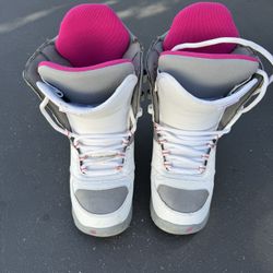 Women’s Burton snowboard Boots Size 9