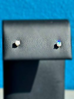 14k solid yellow gold 0.3CTW Diamond studs Brand new earrings