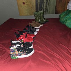 5 Pairs/6-8 Year Old Shoes 