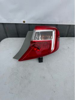 Toyota Camry  taillight 2012 2013 2014 tail light tail lamp right passenger side RH used OEM