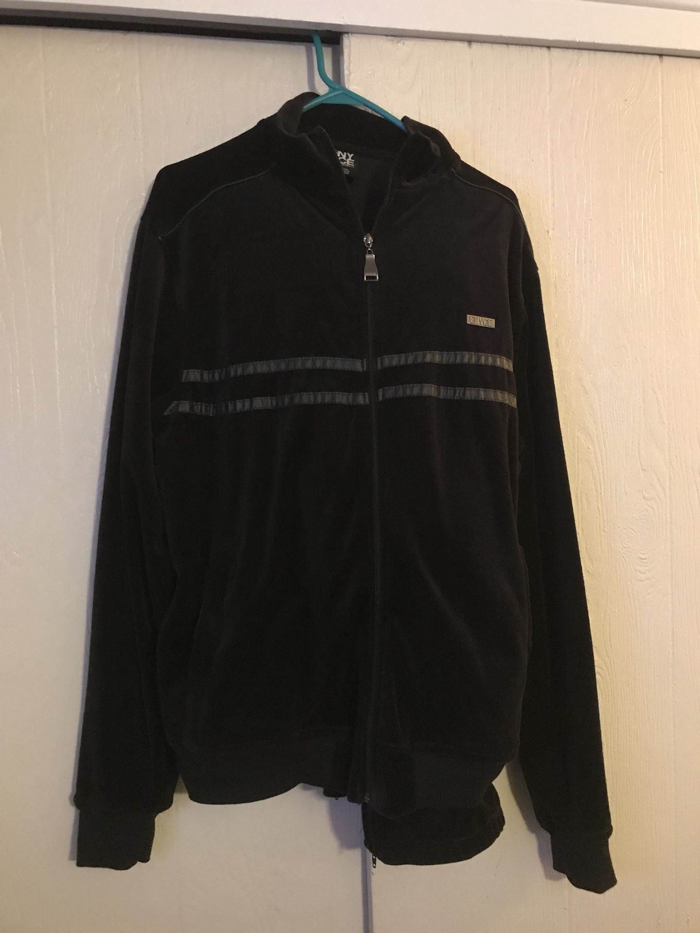 Enyce New velour track suit. Size LG. Get it fast. It’s that classic