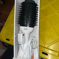Bondi Boost Blowout Brush Pro 3-in- 1 hair styling tool A1