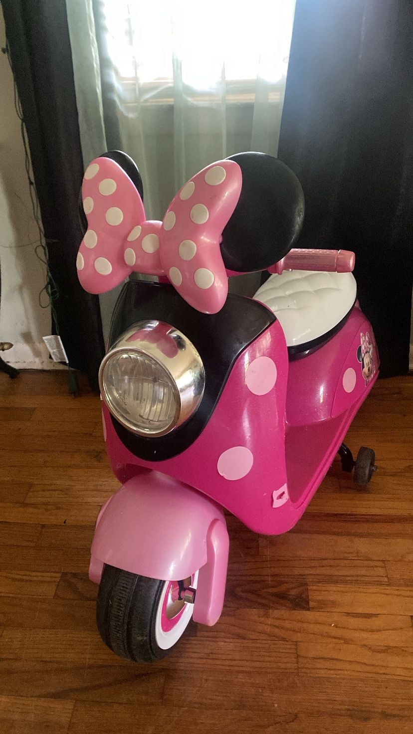 Pink Mini Mouse Scooter