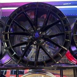 22” Gloss Black 6x135 And 6x139.7