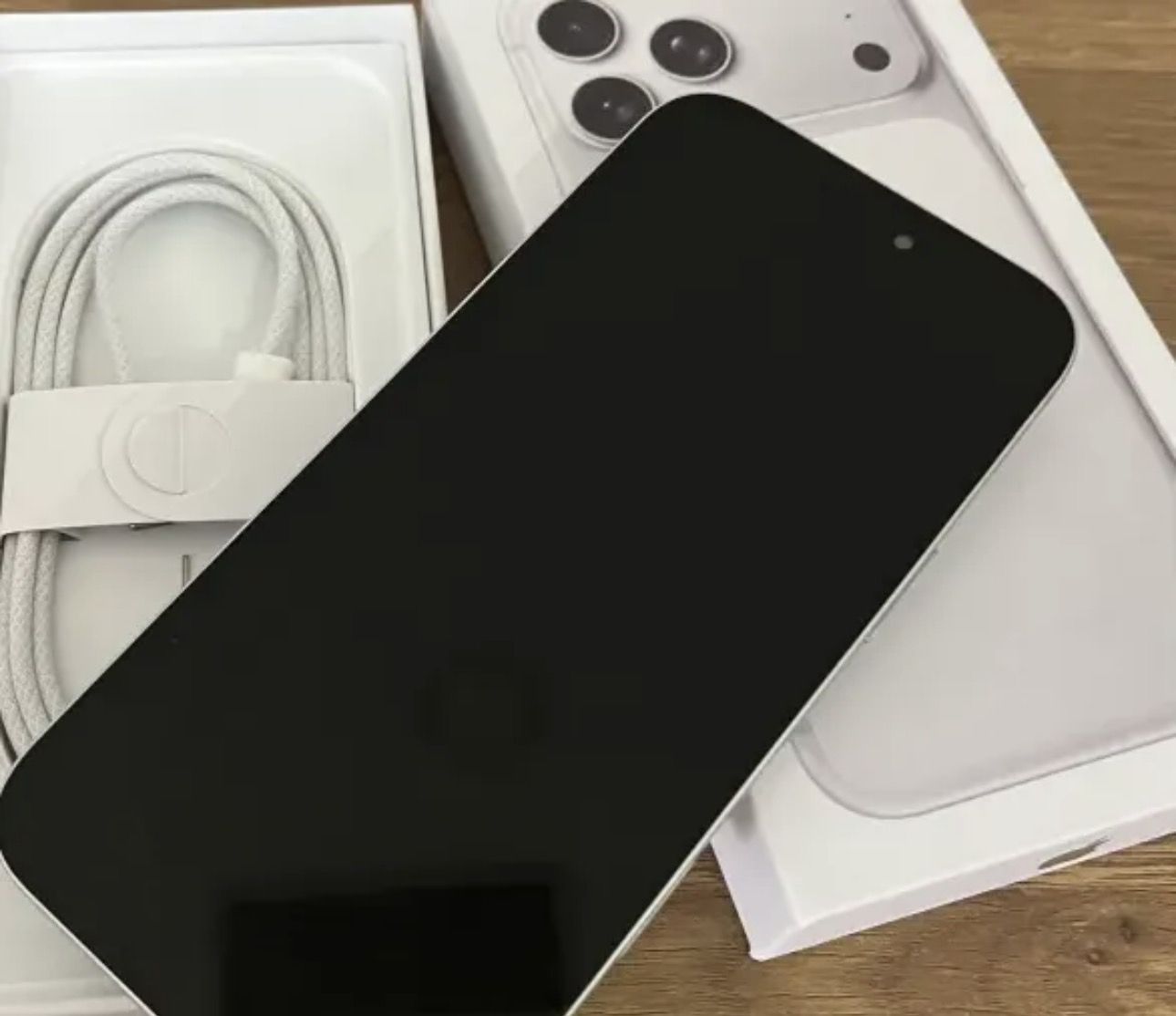 Apple iPhone 17 Pro Max Silver 512GB eSIM USB-C Cable Original Box