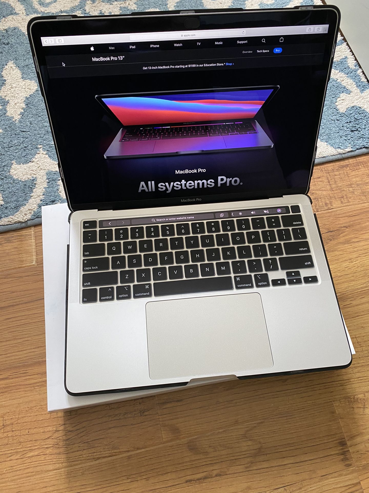 2020 Apple MacBook Pro 13 with Touch Bar, i5, 8GB Memory - 512GB SSD - Silver