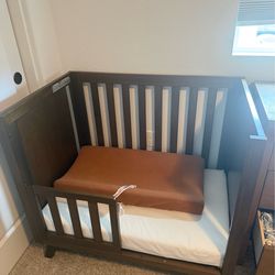 DaVinci Otto 3-1 crib