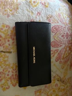 Michael kors wallet