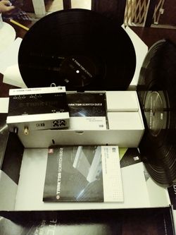 DJ Traktor control X1 and Traktor Scratch Duo 6